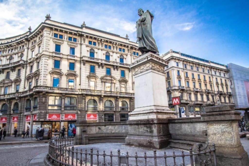 Piazza Duomo - Antico Appartamento Dell'800 Milaan Buitenkant foto